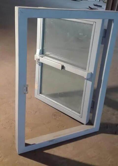 钢质泄爆窗